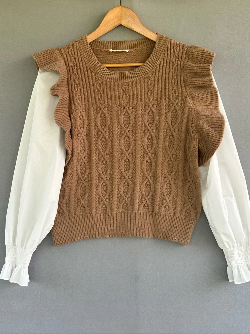 🎉5 for $45🎉 Entro sweater vest top size L